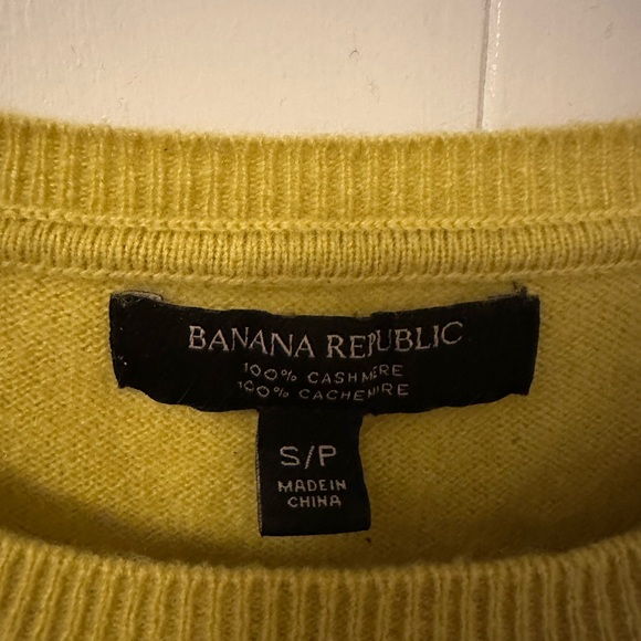 Banana Republic - cashmere crewneck - bright lime yellow- size S - Picture 2 of 3